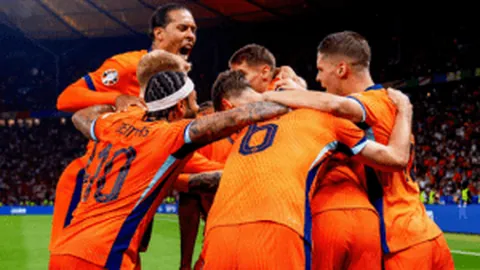 郑州至阿什哈巴德国际道路运输通道今日开启。