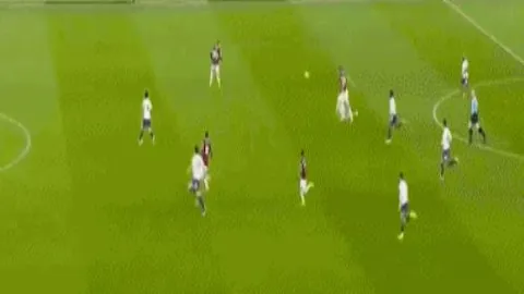 大乐透期号专家推荐：重点赛事胜负及总分预测